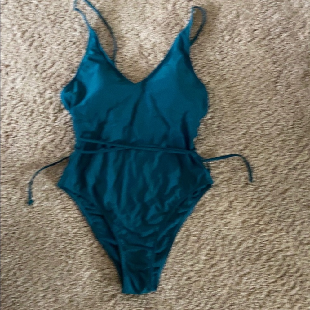 One piece high cut swimsuit